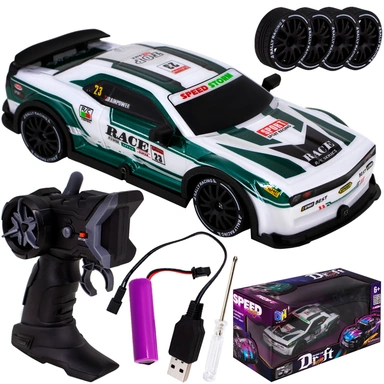 Машина на радиоуправлении MKDH666-89D подсветка, сменные колеса в кор